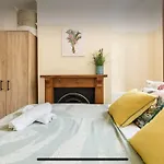 Luxury House - 2 X Double Beds W Ensuites