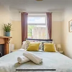 Luxury House - 2 X Double Beds W Ensuites