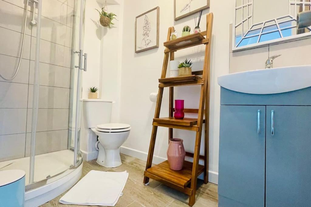 Luxury House - 2 X Double Beds W Ensuites Holiday home Coventry